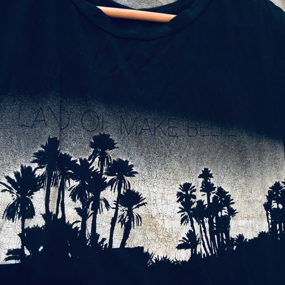 Trendy T-shirt - Picture 2 of 2